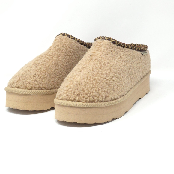 BearPaw Other - BEARPAW Snuggle Morris Youth Oat Sherpa Platform Clog Size 7Y